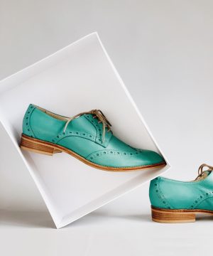 green wingtip shoes screensho